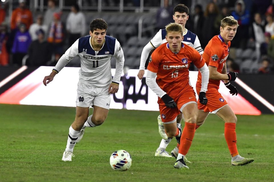 parrish-and-sylla-each-score-to-help-clemson-beat-notre-dame-for