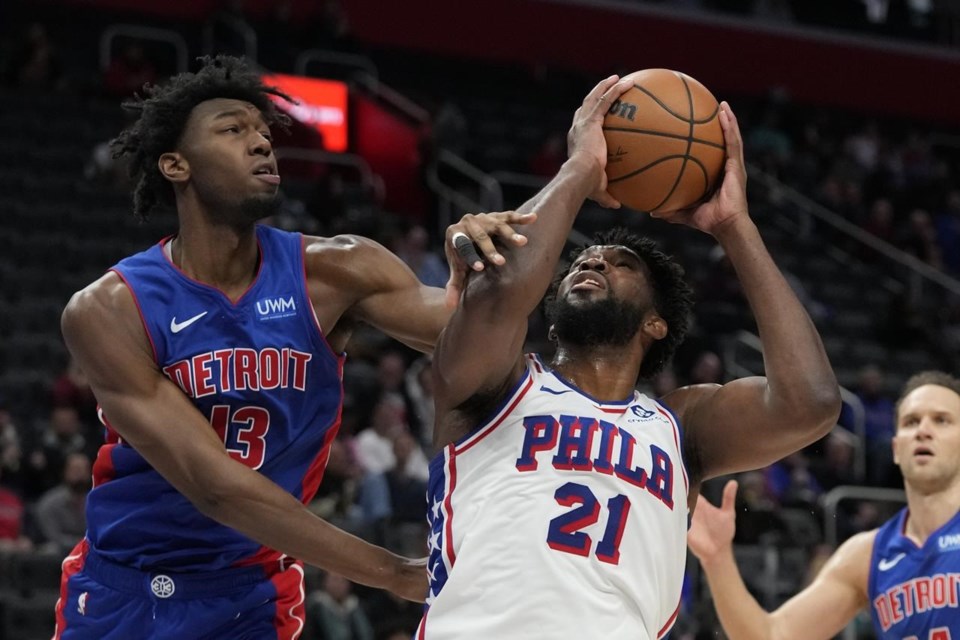 Embiid does play, scores 30, but Sixers lose