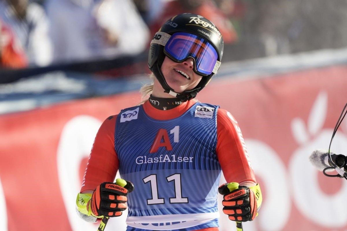 Cornelia Huetter wins superG to give Austrian women first victory of