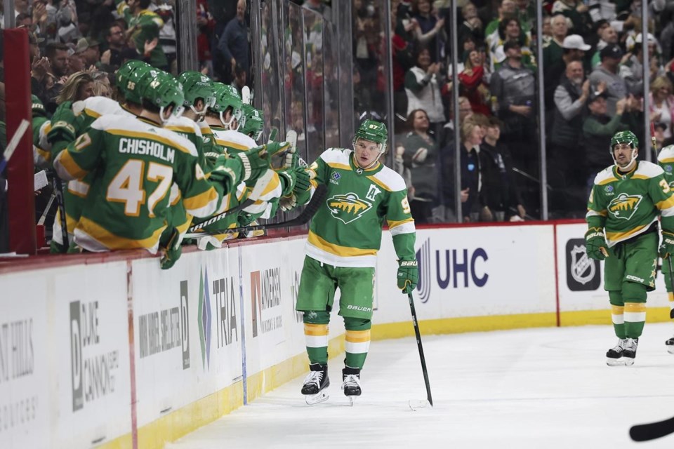 Minnesota Wild pull goalie in overtime, beat Nashville Predators 43 on