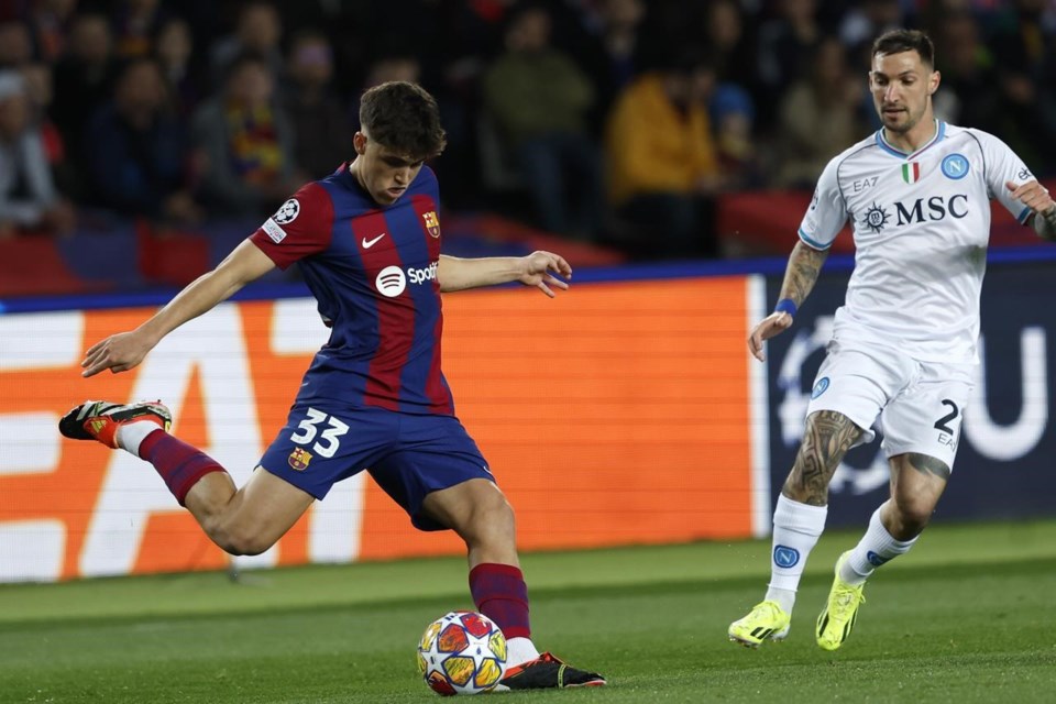 Barcelona back in Champions League quarterfinals after 31 win over