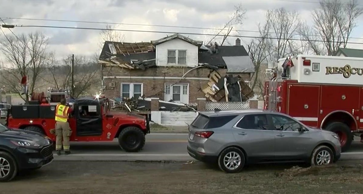 Tornado tears through Indiana community, causing 'many significant