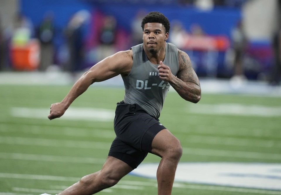 Miami Dolphins bolster pass rush, taking Chop Robinson of Penn State