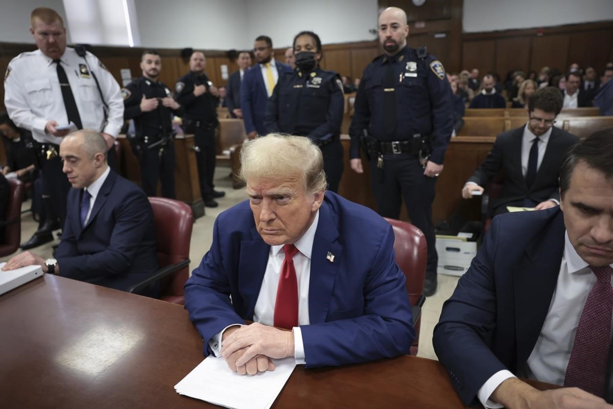 Trump fined $1,000 for gag order violation in hush money case as judge  warns of possible jail time - Vancouver Is Awesome