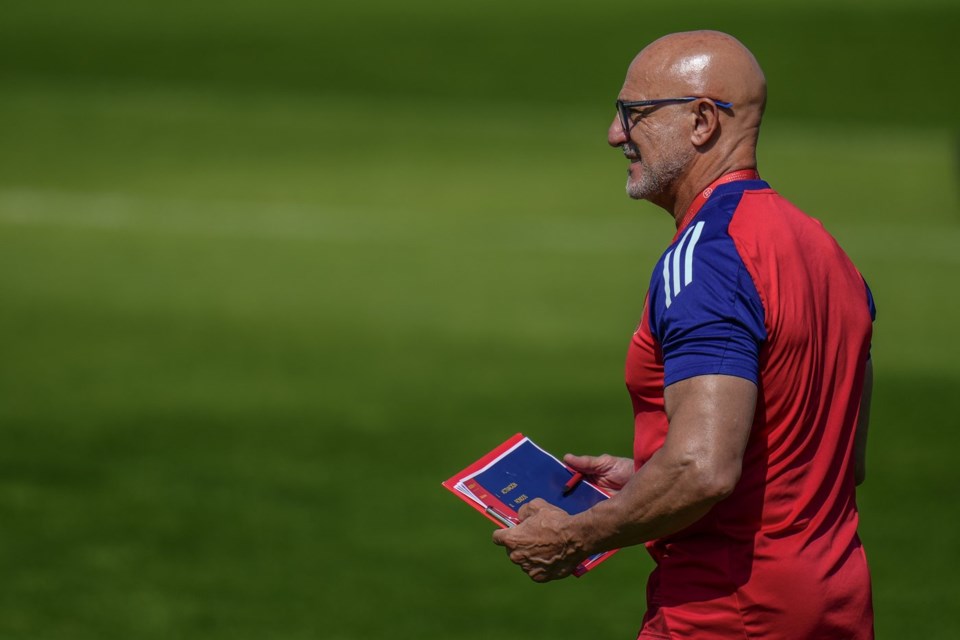 Spalletti: Italy prepared to 'scuff up beautiful suits' against Spain at Euro 2024