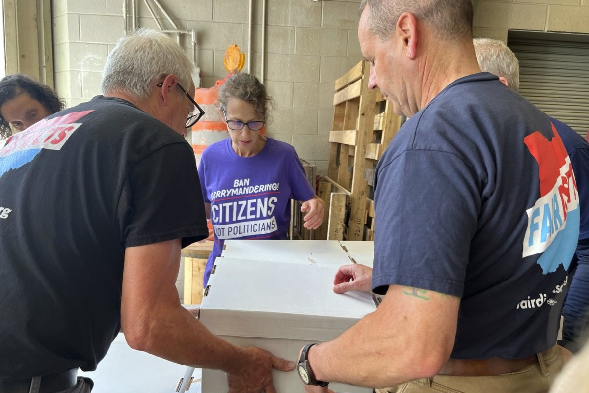 Campaign to get new political mapmaking system on Ohio’s ballot submits