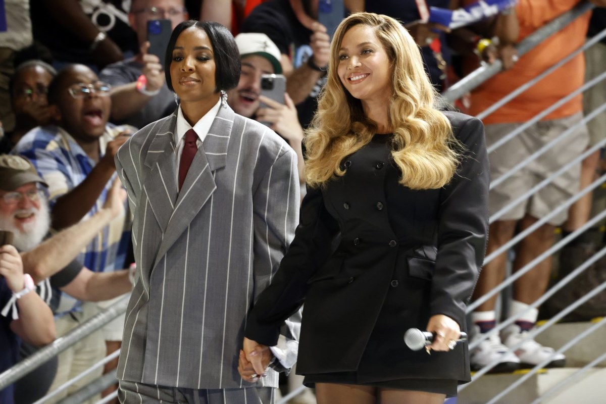 Beyoncé Supports Kamala Harris with Heartfelt Speech at Houston Rally: ‘I’m Here as a Mother’