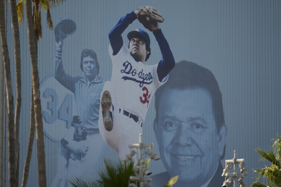 Dodgers to honor Valenzuela with No. 34 uniform patch during World