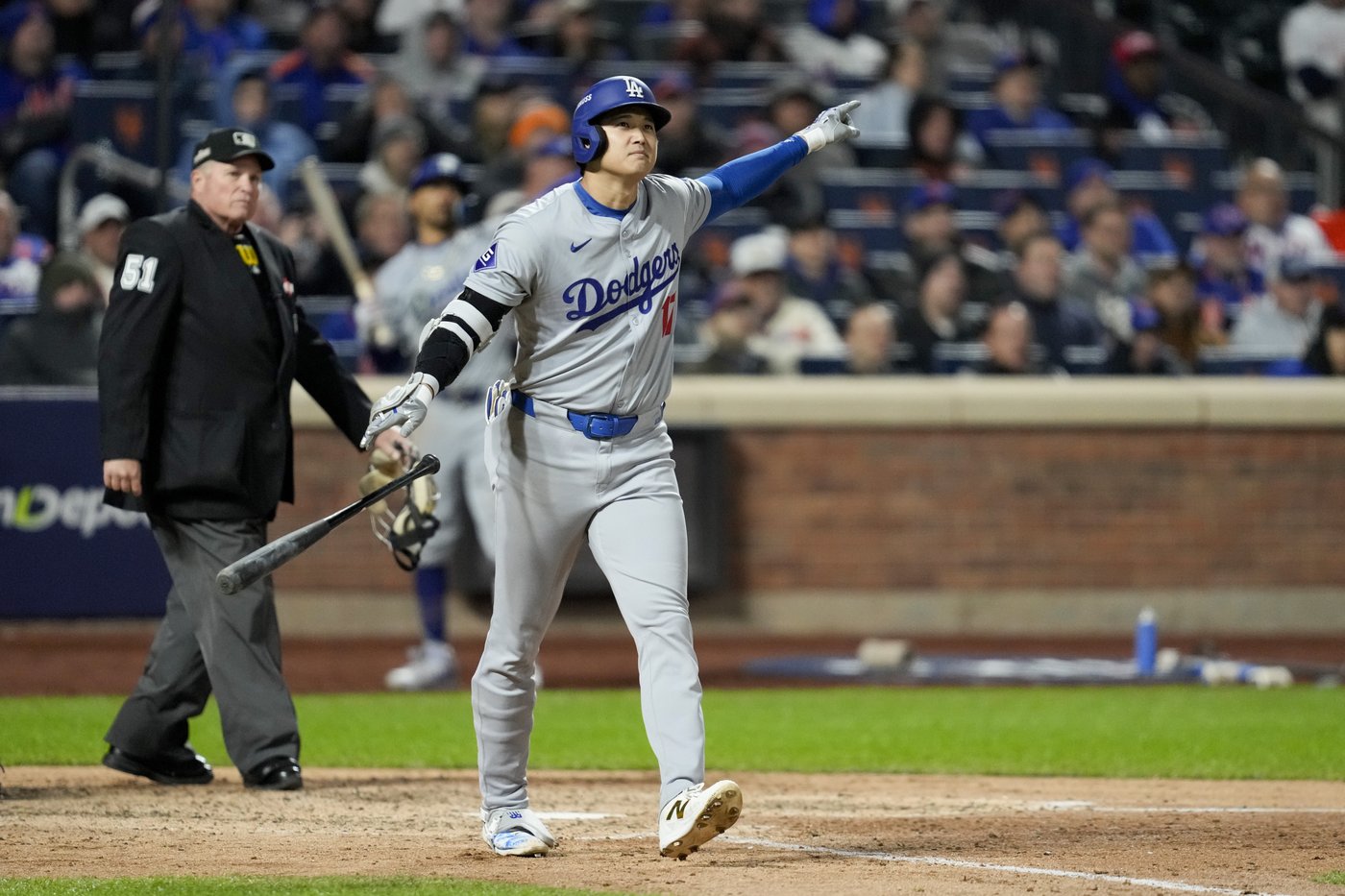 Shohei Ohtani homers as the Dodgers rout the Mets 8 0 for a 2 1 lead in the NLCS Flin Flon Reminder
