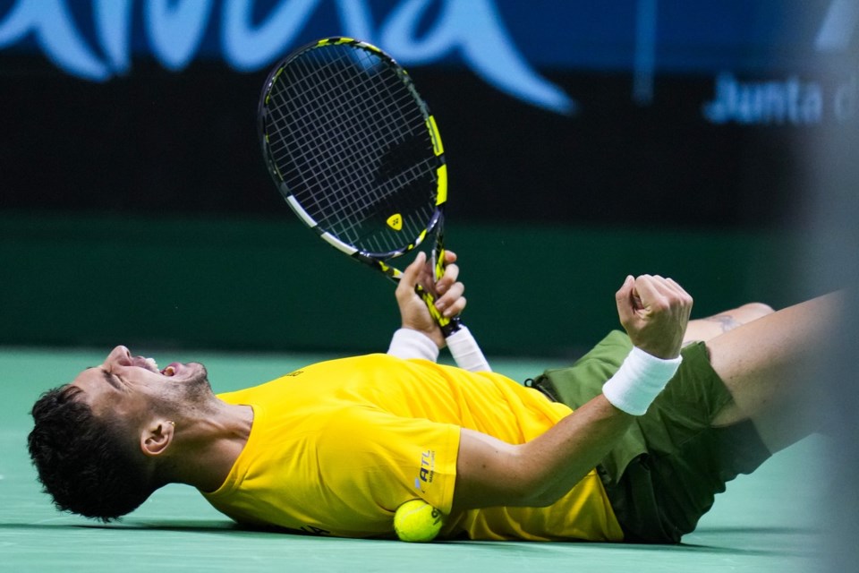 Australia beats the United States at the Davis Cup to reach the