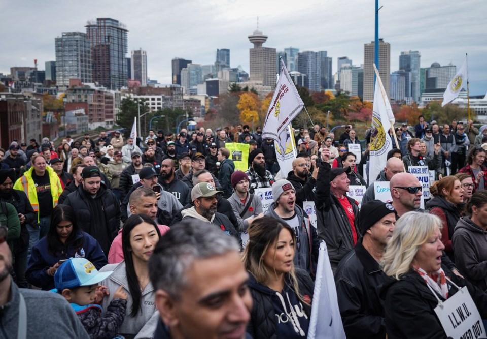 Talks to resume in B.C. port dispute in bid to end multiday lockout