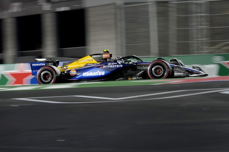F1 drivers complain about marijuana smoke while preparing for Las Vegas