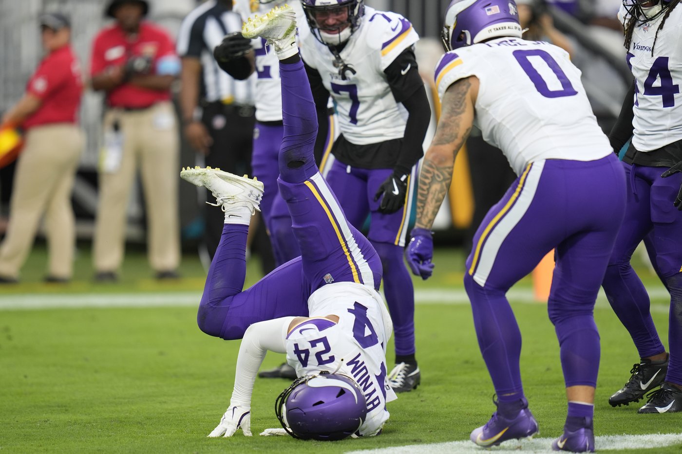 Vikings visit woeful Titans, looking to stay perfect against AFC this  season - Coast Reporter
