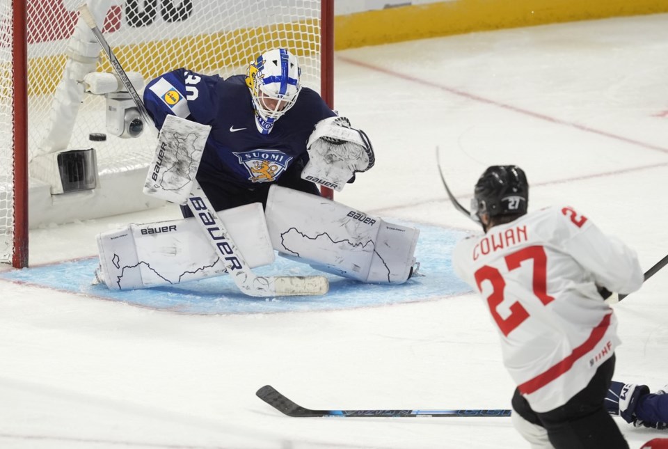 Teenage phenom Gavin McKenna scores, Canada tops Finland 40 in world