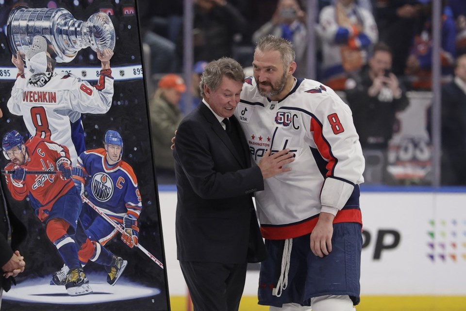 NHL roundup: Ovechkin passes Gretzky for new goals record, but Caps lose to Islanders