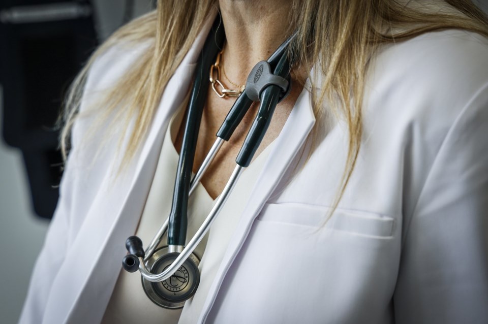 Some Ontario mayors against communities' financial incentives to attract doctors
