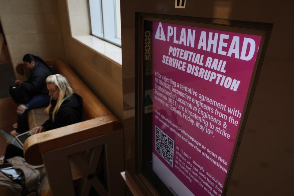 New Jersey Transit train engineers to go on strike, leaving some 350,000 commuters in the lurch