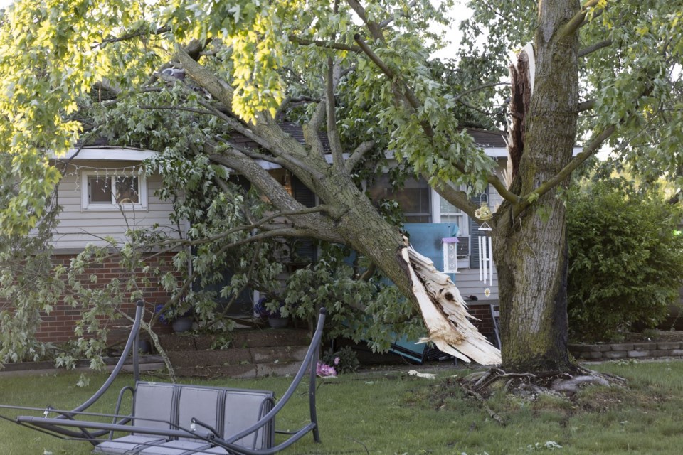 1 person died, 2 others were pulled from wreckage after a storm crumbled part of a St. Louis church