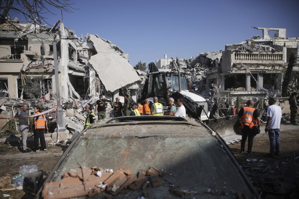 Canadians urged to 'avoid all travel' to Israel amid air, missile strikes with Iran