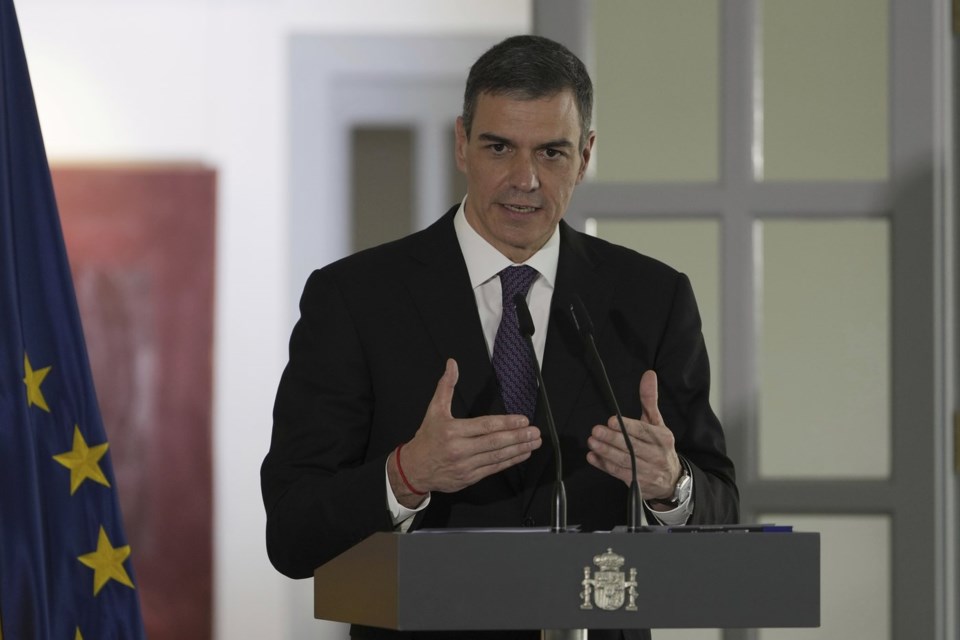 b1bdb7e74c7ca0ea980e6479184476d8774c7ba4d24a47e5d1d3c22c8682ecf9
