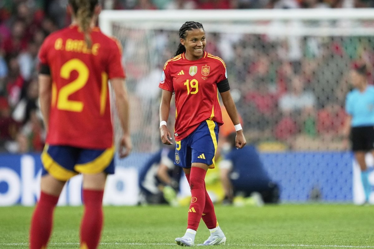 Spain's new star, Vicky López, announces her presence at Euro 2025