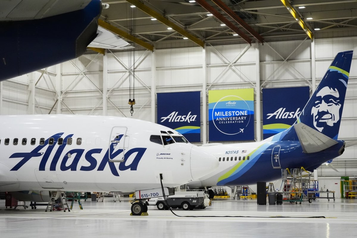 Alaska Airlines resumes operations after tech outage grounds all flights
