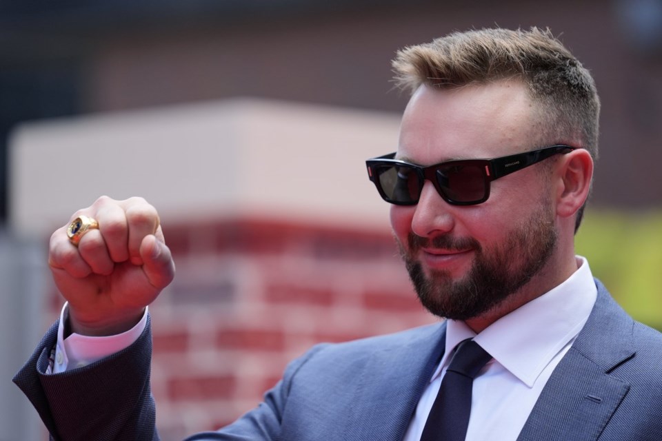 Seattle Mariners' Cal Raleigh arrives on the red carpet for the MLB baseball All-Star game, Tuesday, July 15, 2025, in Atlanta. (AP Photo/Brynn Anderson)