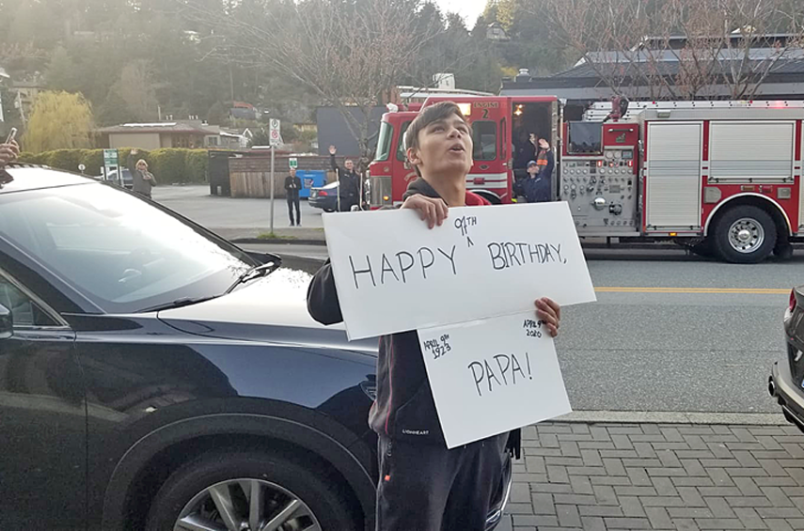 family-gathers-on-street-to-celebrate-west-vancouver-veteran-s-97th-birthday-0