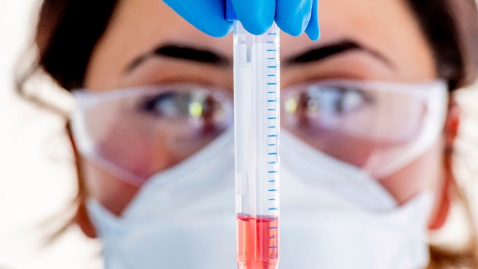 covid-19-image-test-tube