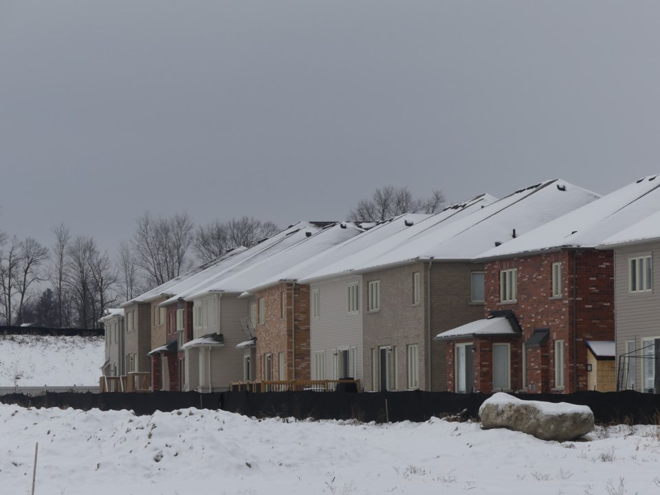 USED 2019-01-04-snowy houses
