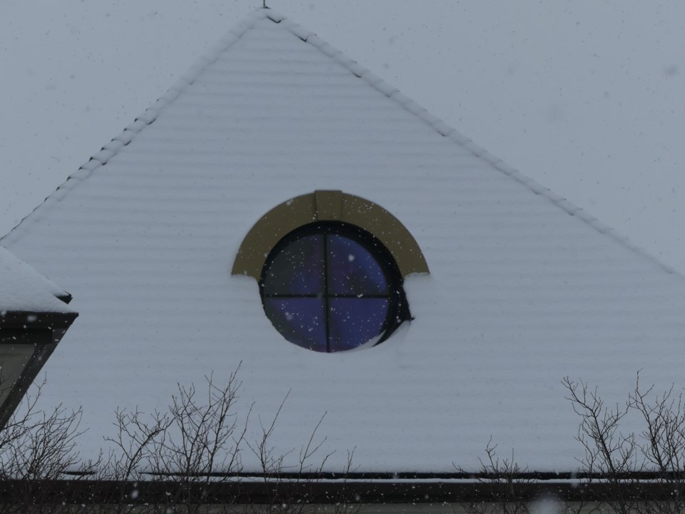 USED 2019-01-25-snowy roof