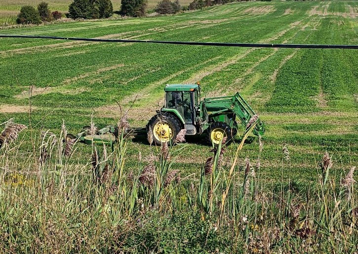 USED 0 2023-09-11-gm-bt-tractor-mowing-wierenga