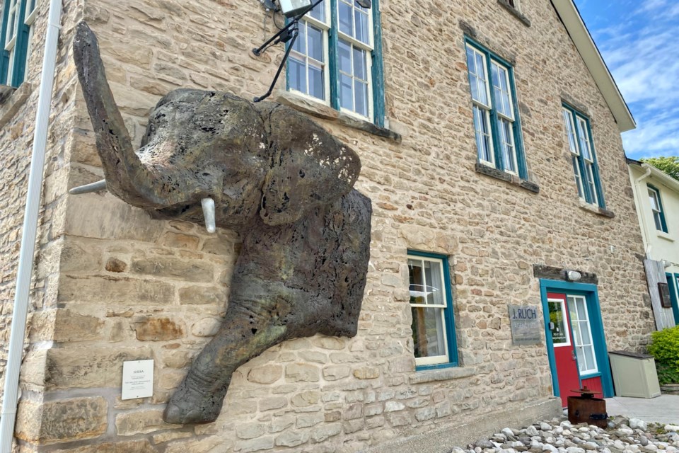 USED 052722 Glen Williams elephant sculpture MH