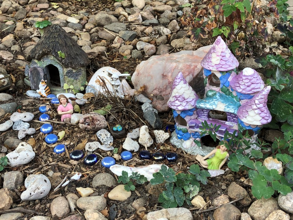 USED 2021-09-14 fairie village