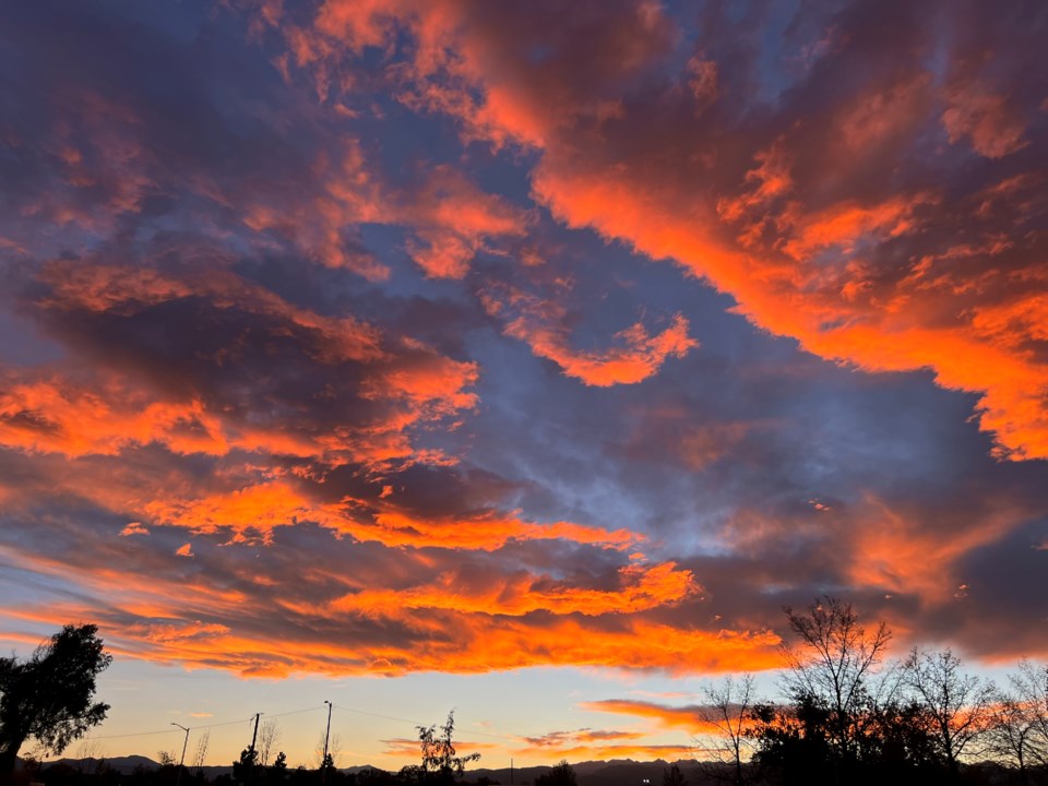 USED 10212022autumnsunsetlefthand