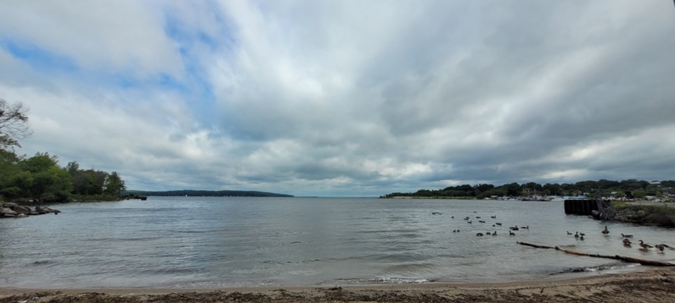 USED 2023-09-11-gm-mt-clouds-above-midland-harbour