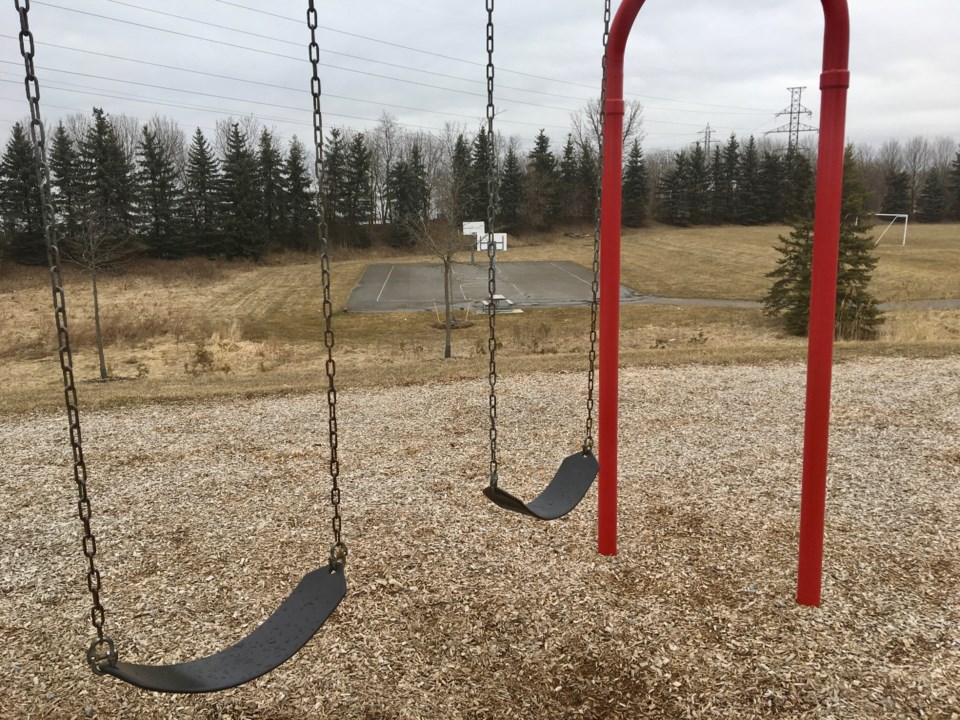 USED 2019 04 06 park swings AK