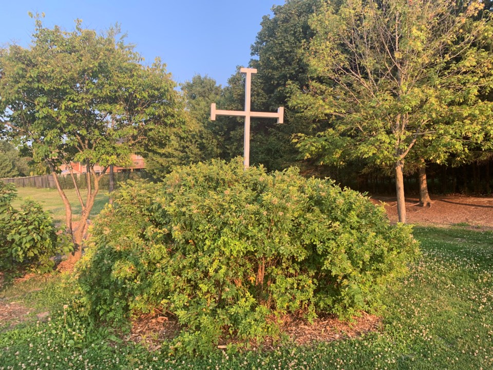 USED 2019 07 26 Notre Dame bush cross DK