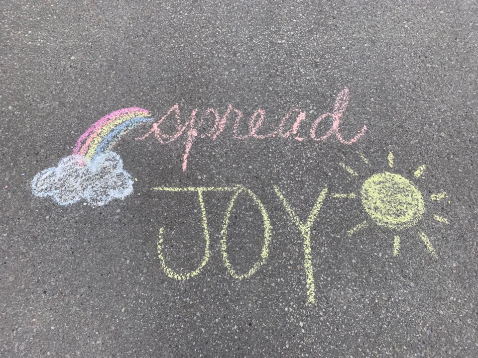 USED 2020 040 28 spread joy chalk DK
