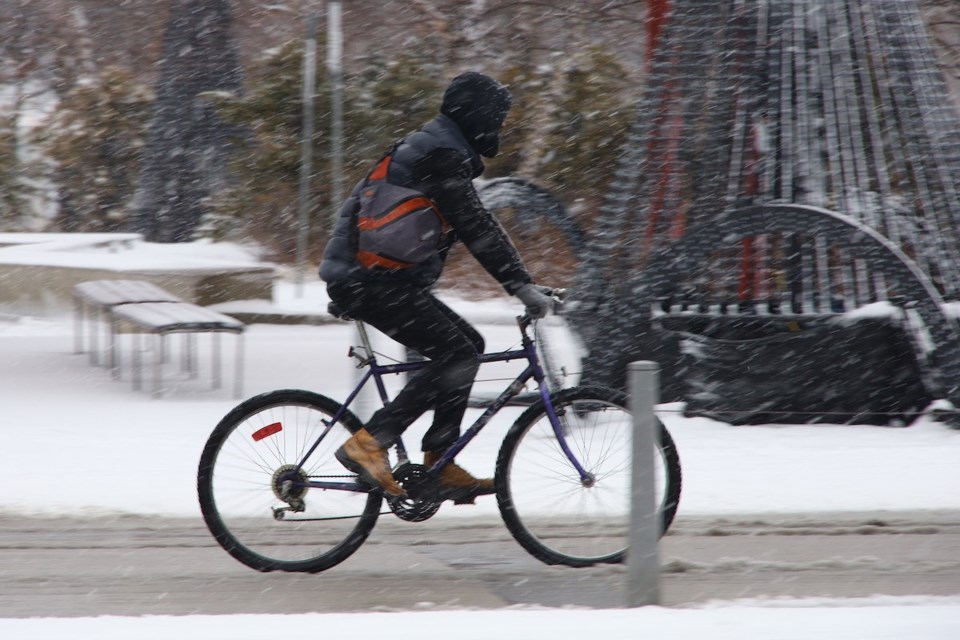 USED 20240111-winter-cyclist-gk