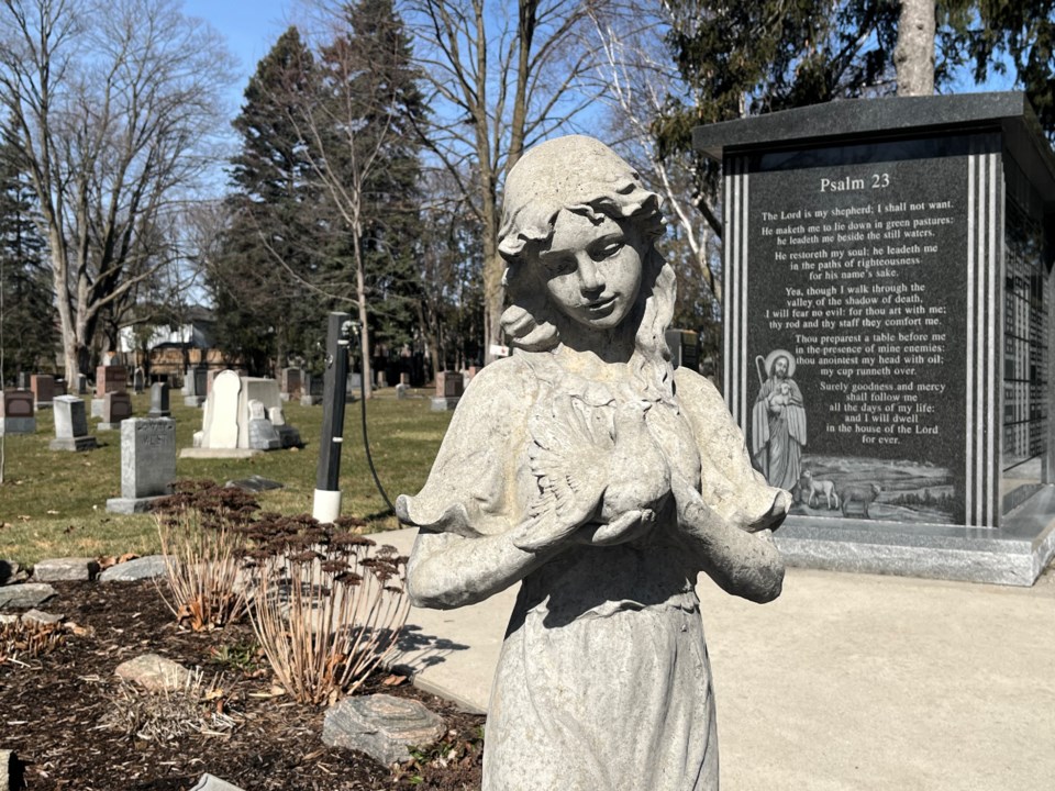 USED 20240311-cemetery-statue-dk