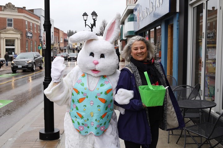 USED 2019 04 21 Easter Bunny on Main 