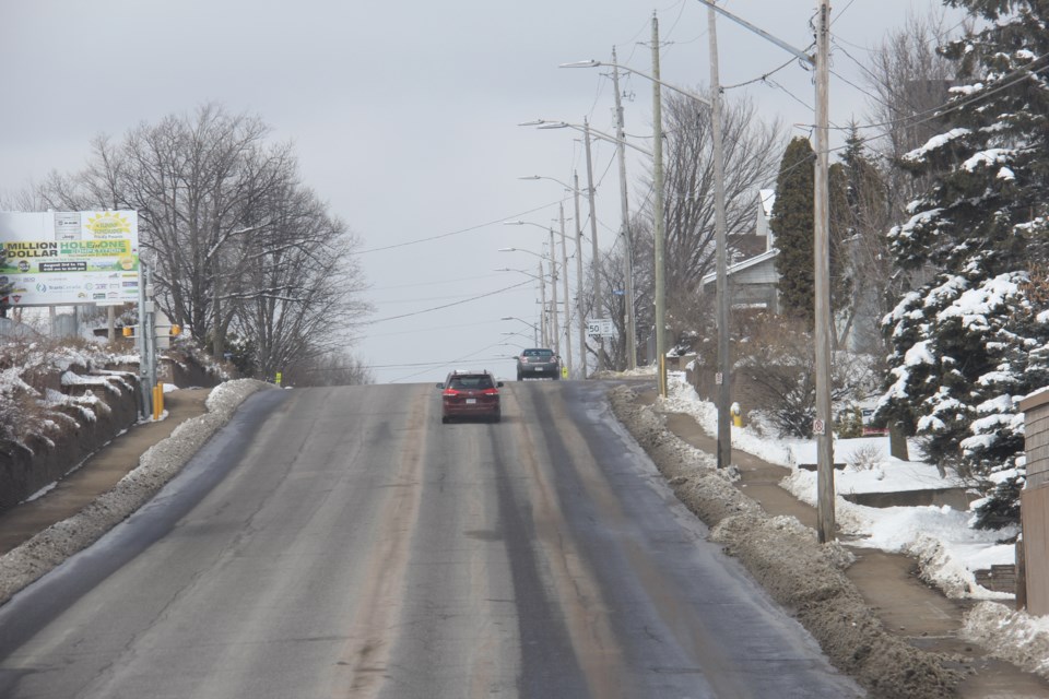 USED 2018-04-12goodmorning  4 Going up hill on Algonquin Avenue. Photo by Brenda Turl for BayToday.