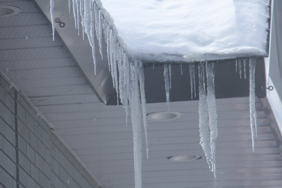 USED 2018-04-12goodmorning  5 Icy drips. Photo by Brenda Turl for BayToday.