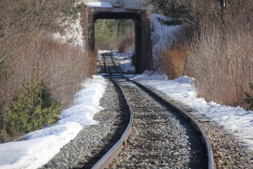 USED2018-04-19goodmorning  10 Railway tracks under the tressle. Photo by Brenda Turl for BayToday.