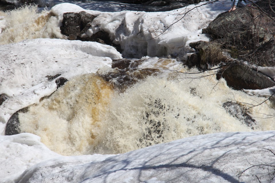 USED2018-04-26goodmorning  2 Spring thaw at Duchesnay Falls. Photo by Brenda Turl for BayToday.