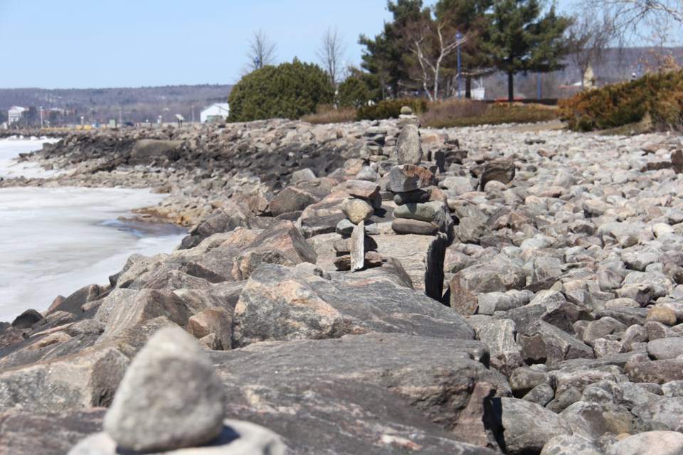 USED2018-04-26goodmorning   4 Inukshuks at the waterfront. Photo by Brenda Turl for BayToday.