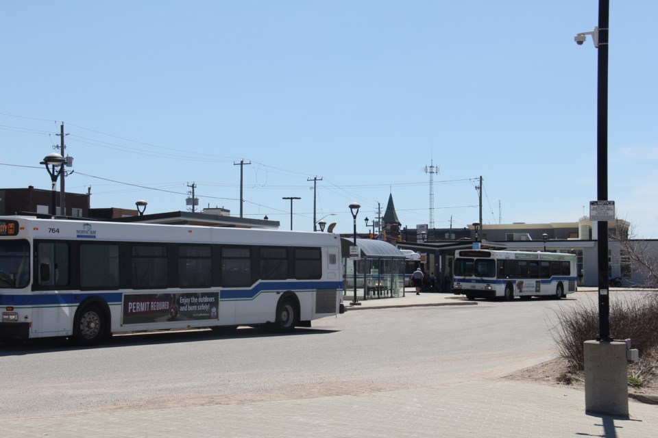 USED 2018-05-31goodmorning  8 City buses at the Peter reid Stop on Oak Street. Photo by Brenda Turl for BayToday.