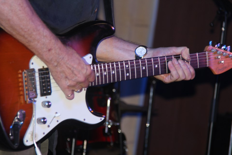 USED 2018-07-5goodmorning   5 Guitar man. Watch those fingers fly. Photo by Brenda Turl for BayToday.