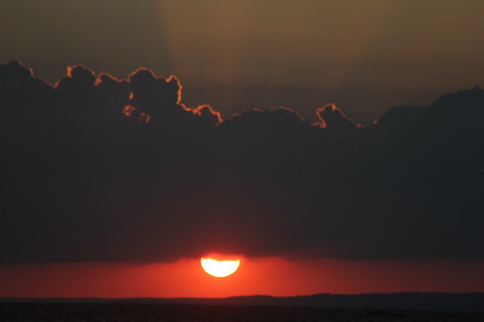 USED2018-8-29goodmorning   5  Summer sunset on Lake Nipissing. Photo by Brenda Turl for BayToday.